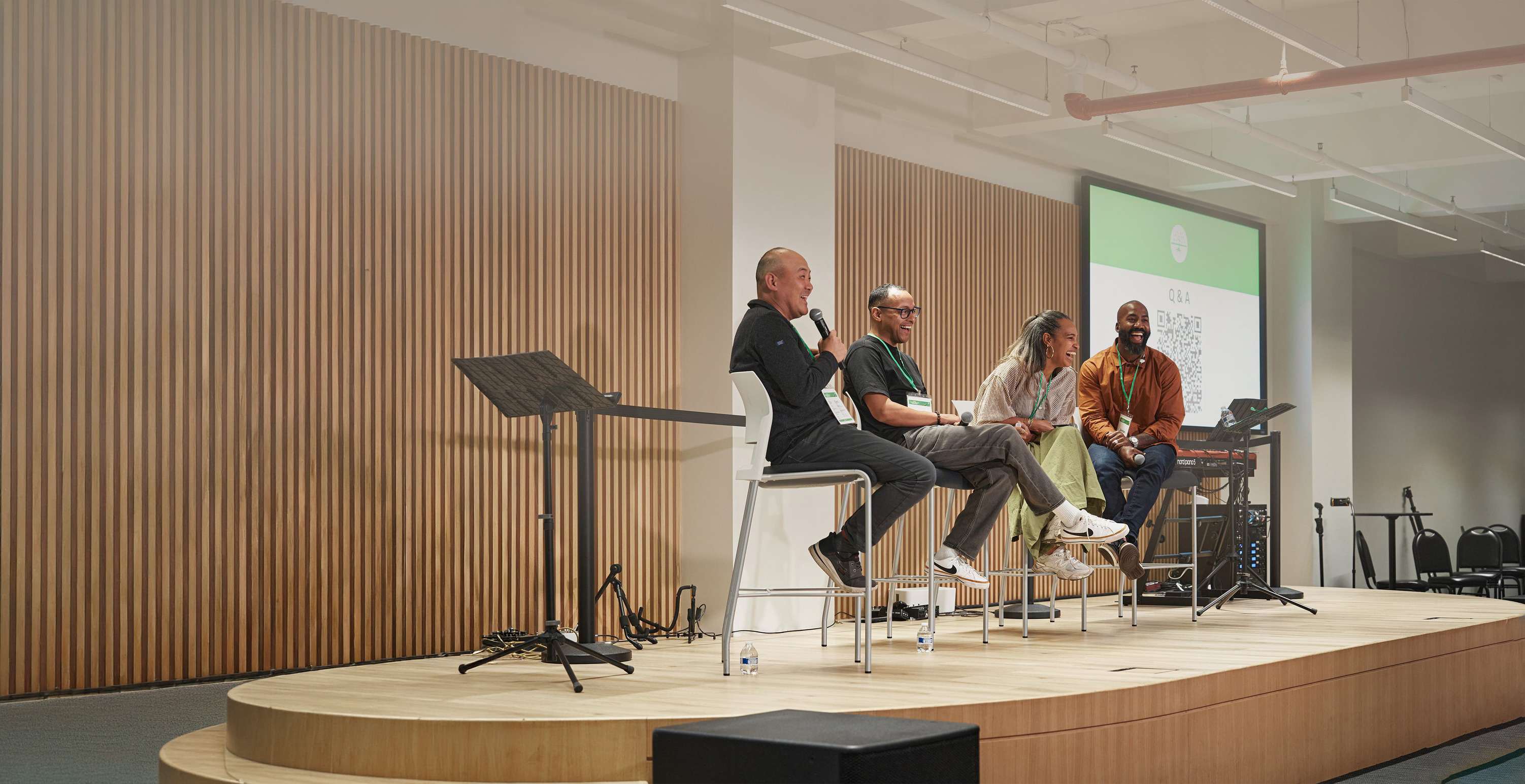 Speakers in conversation on the Global Leader Conference stage
